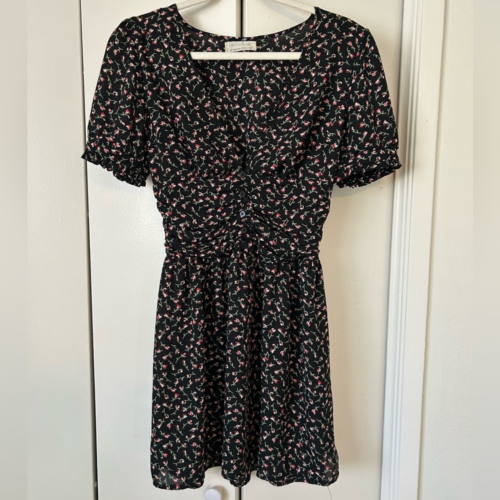 UO Classy Floral Dress S